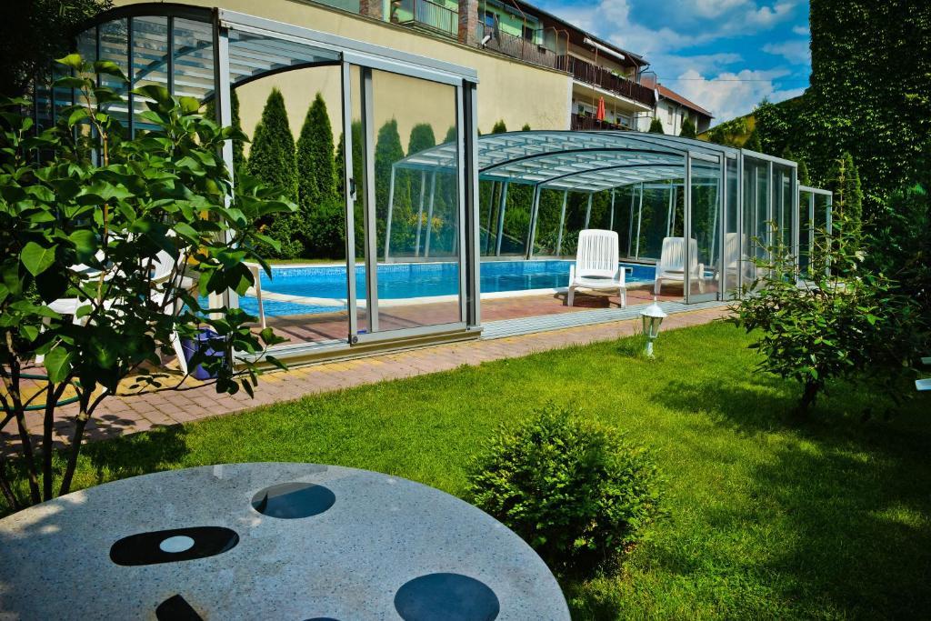 Bl Luxus Apartman Сегед Екстер'єр фото