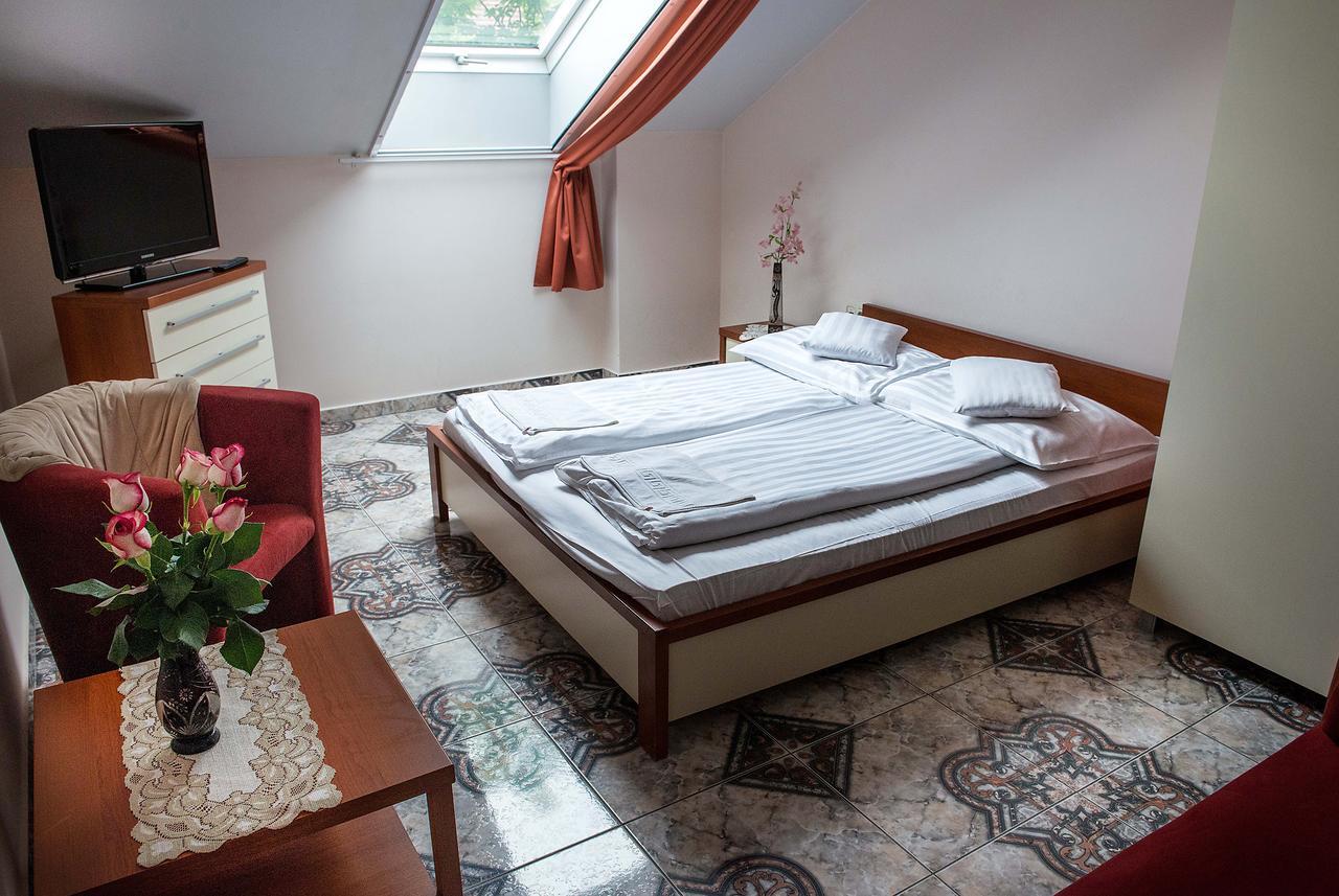 Bl Luxus Apartman Сегед Екстер'єр фото