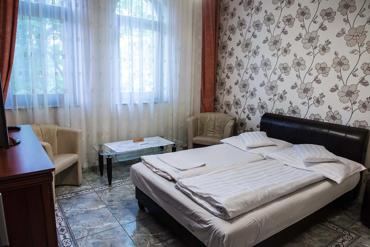 Bl Luxus Apartman Сегед Екстер'єр фото