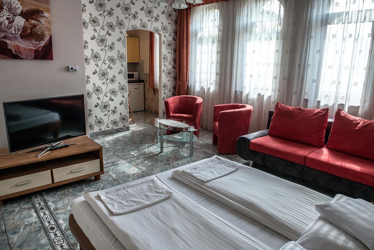 Bl Luxus Apartman Сегед Екстер'єр фото